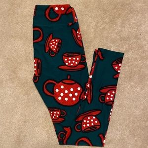 Lularoe One size (thru size 12) leggings-teal bkgrd w dark red/white teacup 🍵